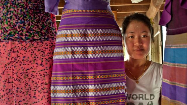 Eit tre-månaders program i regi av Flyktninghjelpen gjev ungdom i Myanmar opplæring i yrkesfag, som til dømes skreddar eller motorsykkelmekanikar.Eit tre-månaders program i regi av Flyktninghjelpen gjev ungdom i Myanmar opplæring i yrkesfag, som til dømes skreddar eller motorsykkelmekanikar.